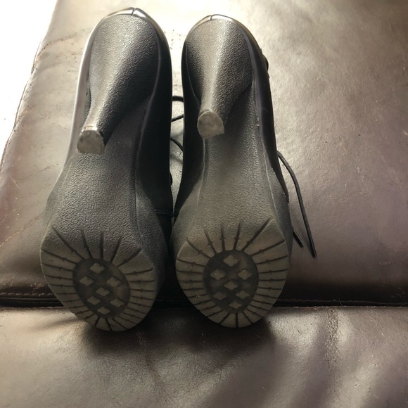 Boots - Picture 6 of 6